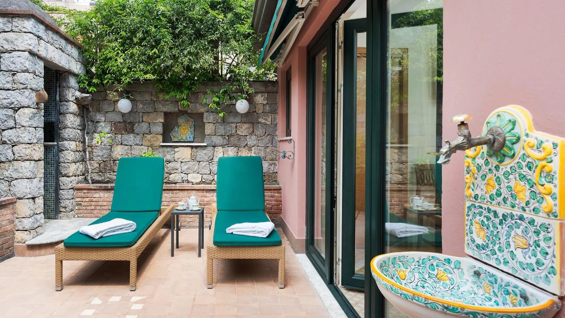 טאורמינה Hotel Villa Schuler