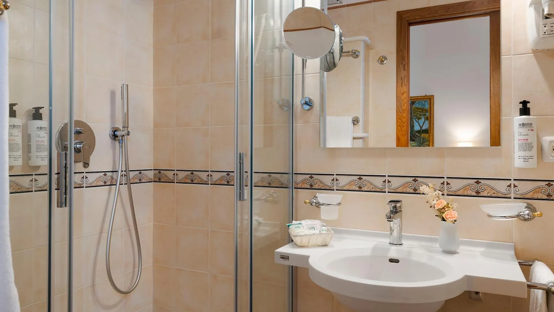 טאורמינה Hotel Villa Schuler